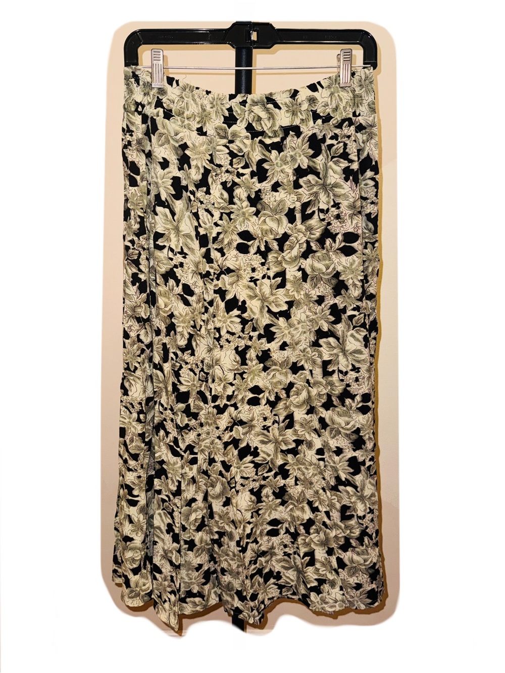 Vintage Floral Midi Skirt in Black and Cream - Picture 2 of 3